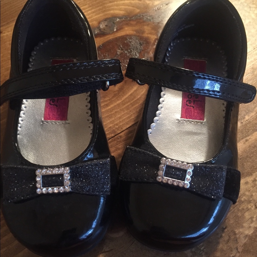 Girls dress shoes size 6